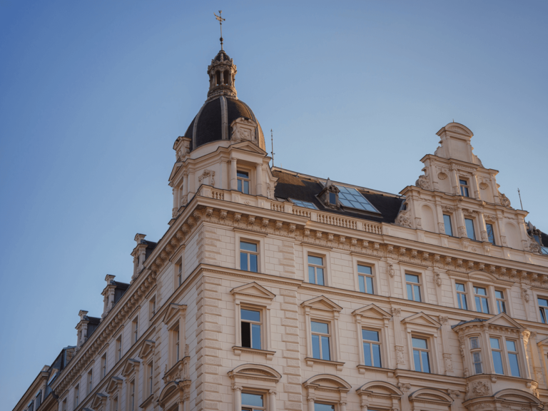 summer-travel-to-capital-of-austria-vienna-2023-11-27-05-19-35-utc