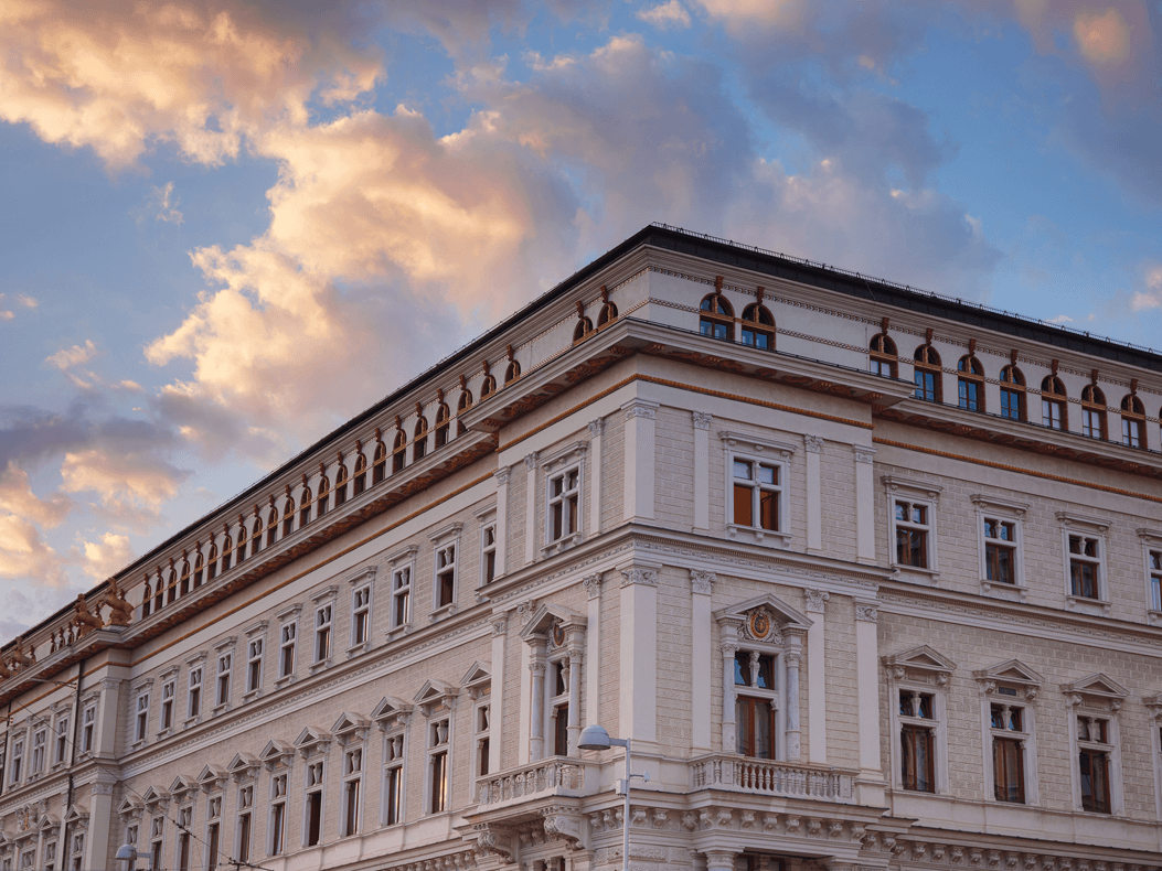 summer-travel-to-capital-of-austria-vienna-2023-11-27-05-19-53-utc